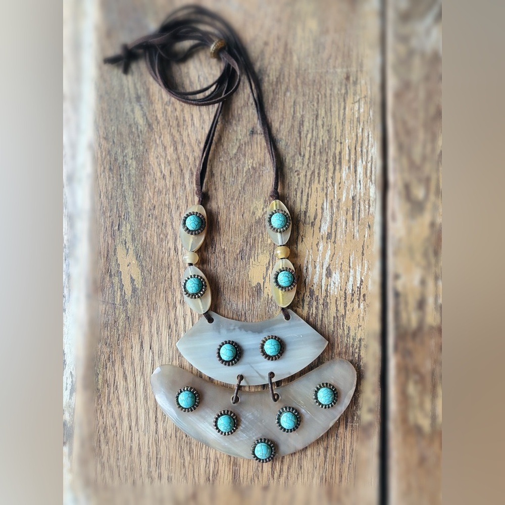 OOAK Upcycled 70s Vintage Statement Necklace - Faux Turquoise & Rustic Metal - Picture 9 of 10